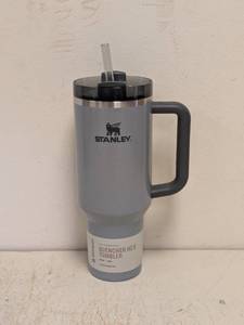 lot 188 image: NEW STANLEY QUENCHER H2.0 40OZ TUMBLER (GRAY)