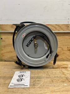 lot 135 image: Klutch Auto-Rewind Air Hose Reel with 38in. x 50ft. Rubber Hose, 300 PSI