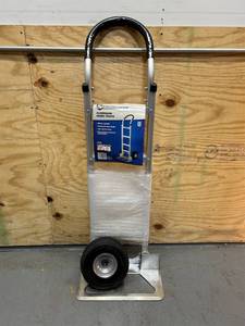 lot 158 image: Strongway Aluminum Hand Truck, 600-Lb. Capacity (sold as is)
