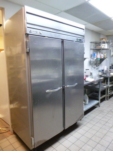 lot 1 image: Beverage Air 2-Door Cooler