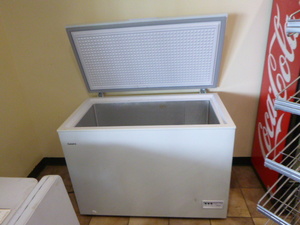 lot 7 image: Galanz Chest Freezer