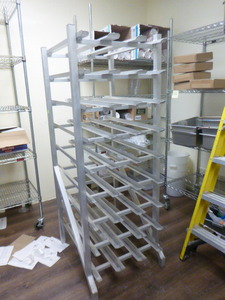 lot 28 image: Aluminum Can Rack
