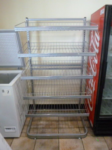 lot 29 image: 5-Tier Wire Display Rack