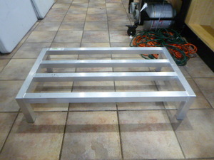 lot 52 image: Regency Aluminum Dunnage Rack