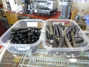 lot 57 image: 2 Tubs Full of Steak Knives