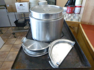 lot 65 image: Adcraft Countertop Soup Warmer