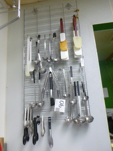 lot 90 image: Hanging Rack with Utensils