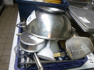 lot 95 image: Kitchen Items