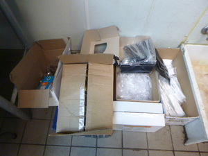 lot 101 image: Plastic Utensils