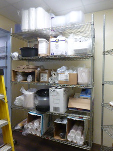 lot 103 image: Large Lot of To-Go Containers