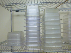 lot 104 image: Sixth Size Salad Bar Containers