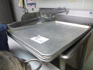 lot 116 image: 4 Full Size Sheet Pans