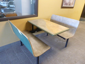 lot 125 image: Booth Unit