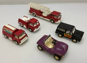 lot 102 image: Vintage Miniature Die Cast Tootsie Toy Cars And More
