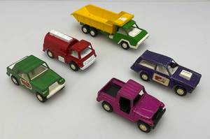 lot 103 image: Vintage Miniature Die Cast Tootsie Toy Cars And More