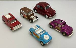 lot 105 image: Vintage Miniature Die Cast Tootsie Toy Cars Including VW Bug And More