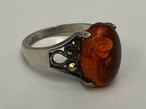 lot 181 image: SIZE 7 Silver 925 Market Amber Stone With Reverse Etched Flower Ring 4 Grams