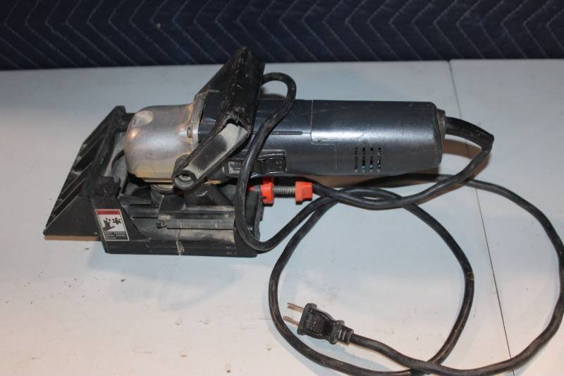 lot 10 image: Used Electric Biscuit Joiner Woodworking Tool