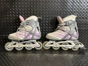 lot 286 image: Rollerblade Wingblade Inline Skates - EU 40  US 9 - GrayPink