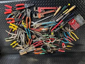 lot 293 image: Assorted Hand Tools - Pliers, Wrenches, Screwdrivers & Cutters
