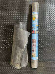 lot 314 image: Yardworks Ultra Poly Web Weed Control Landscape Fabric 3 x 100 Roll