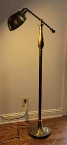 lot 84 image: Adjustable Neck Brushed Brass Floor Lamp