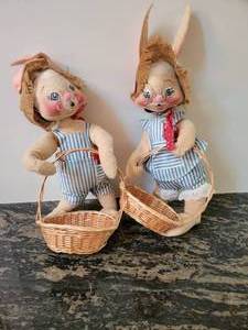 lot 276 image: Sweet Anna Lee Mr and Mrs Bunny Dolls