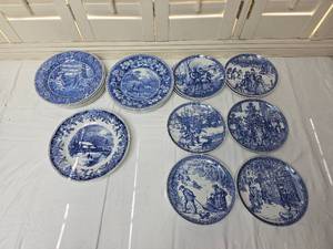 lot 158 image: Collection of Spode Blue Room Dishes - Multiple Patterns