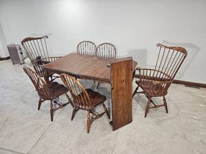 lot 40 image: Ethan Allen Colonial Spindle Dining Table Set