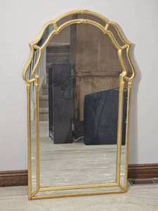 lot 15 image: Ethan Allen Italian Gilt Arch-Top Wall Mirror (26 X 44) Mirror B As Is