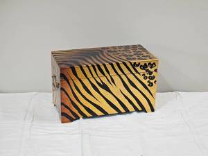 lot 209 image: Safari Animal Print Decorative Storage Chest with Hinged Lid