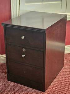 lot 122 image: Contemporary Low Office Filing Cabinet
