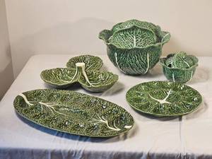 lot 10 image: Olfaire Portuguese Green Cabbage Ware Serving Pieces