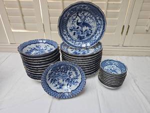 lot 157 image: Sadek Porcelain Peacock Motif Service Pieces