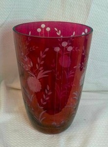 lot 221 image: Cranberry Glass Etched Floral Tumbler