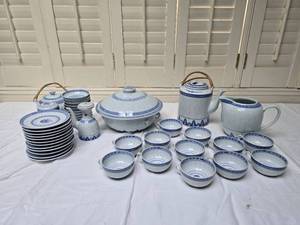 lot 137 image: Tien Shan Blue and White Tea and Serving Set