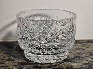 lot 281 image: Vigetta Polish Lead Crystal Cut Glass Bowl