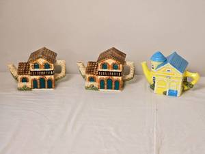 lot 72 image: Three House Form Ceramic Teapots with Mixed Roof Colors