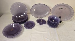 lot 136 image: Purple Art Glass Serving and Dessert Set - (29)