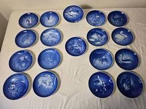 lot 98 image: Sheffield Manor Vintage Slant Front Secretary Desk with Interior Cubby Storage