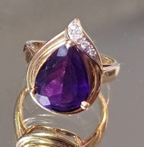 lot 77 image: 14K Yellow Gold Amethyst and Diamond Cocktail Ring  5.5