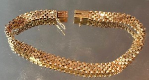 lot 78 image: 14K Yellow Gold Basketweave Bracelet  8g