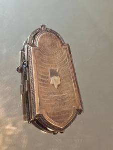 lot 36 image: Sterling Silver Victorian Compact Purse, as  80g