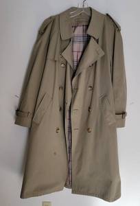 lot 135 image: Classic Double Breasted Lined Trench Coat  40R