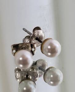 lot 62 image: 14K White Gold Pearl Stud Earrings