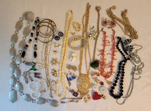 lot 85 image: Costume Jewelry Wardrobe Collection