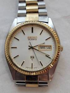 lot 67 image: Seiko Quartz Men Wristwatch