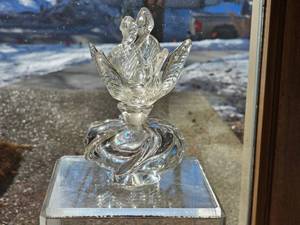 lot 225 image: Gundersen Pairpoint Clear Art Glass Perfume Bottle with Stopper