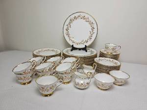 lot 158 image: Royal Chelsea Almond Willow Bone China Dinnerware Set