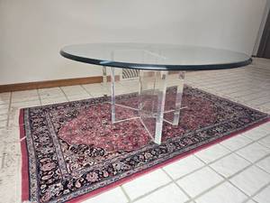 lot 107 image: 70s Lucite Check-Mark Sculptural Coffee Table with Glass Top